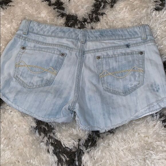 Mossimo Jean Distressed Shorts 7 - Picture 2 of 3